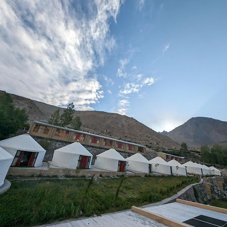 Karimabad  Apex Hotels And Resorts Hussaini מראה חיצוני תמונה
