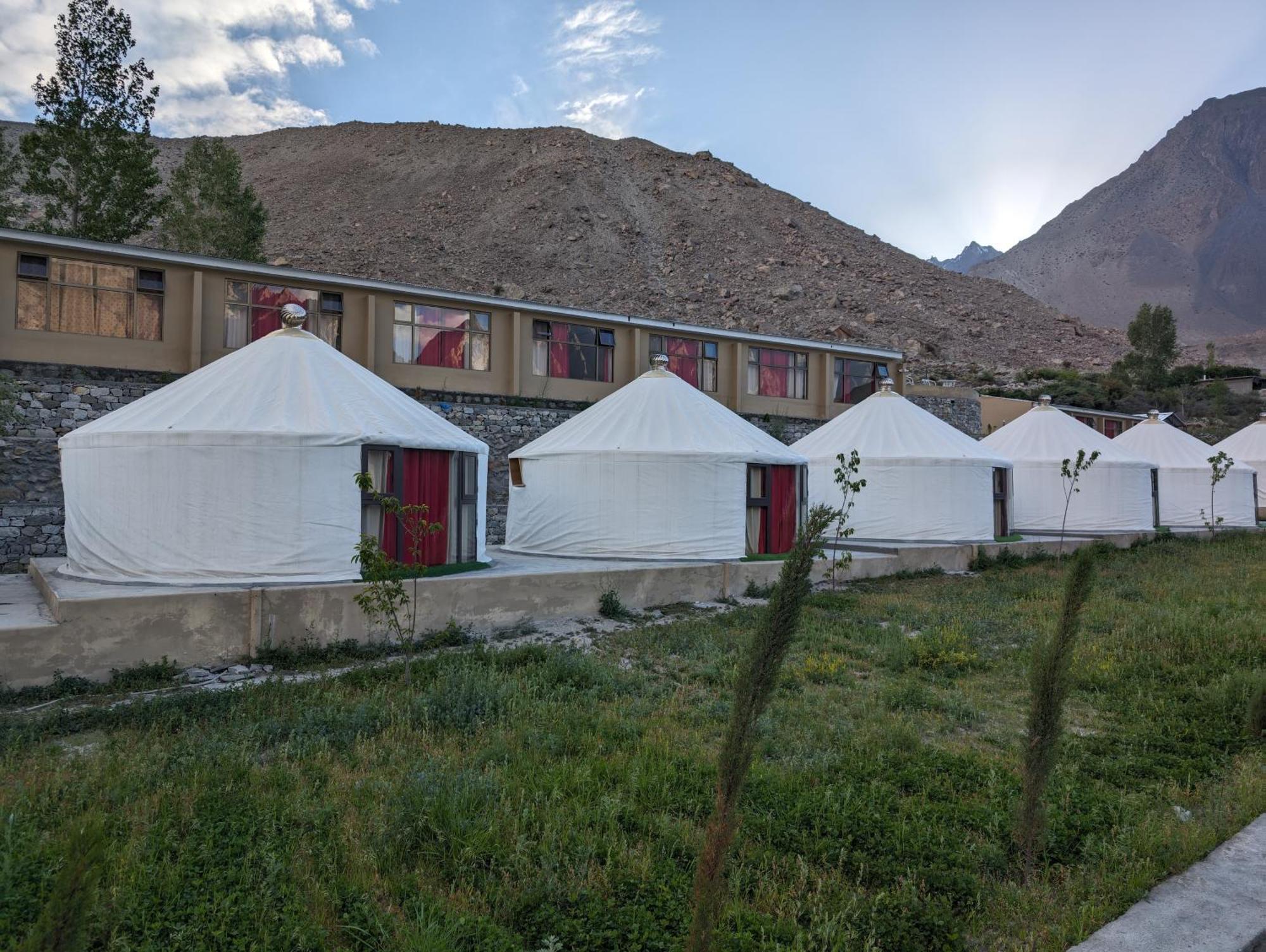 Karimabad  Apex Hotels And Resorts Hussaini מראה חיצוני תמונה