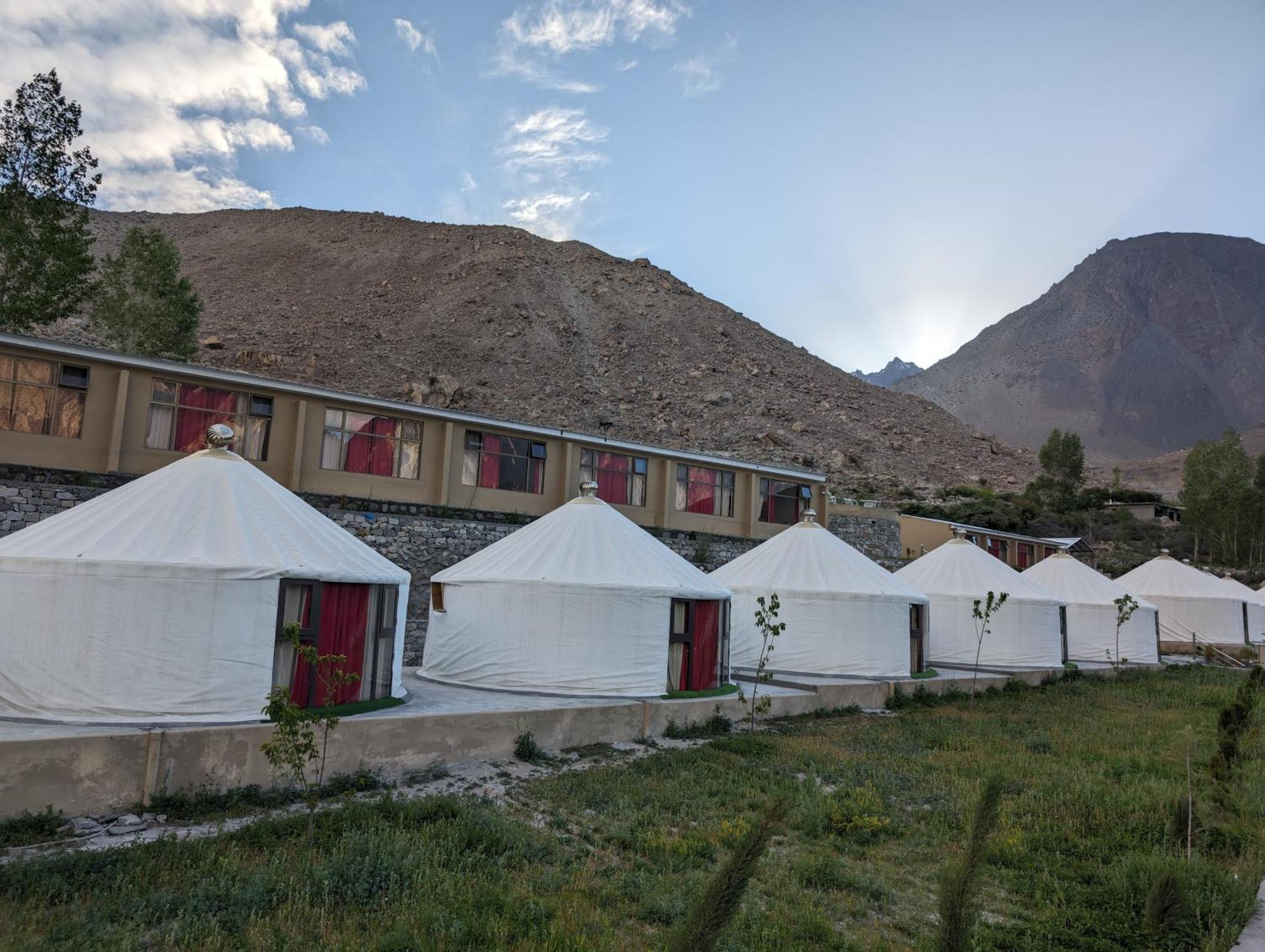 Karimabad  Apex Hotels And Resorts Hussaini מראה חיצוני תמונה